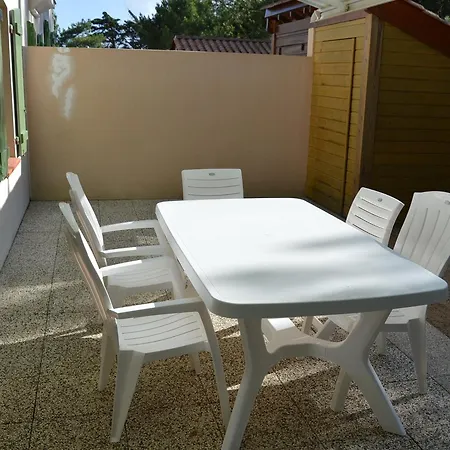 Charmante Maison, 6 Pers, Pres De La Avec Jardin - Fr-1-323-440 *